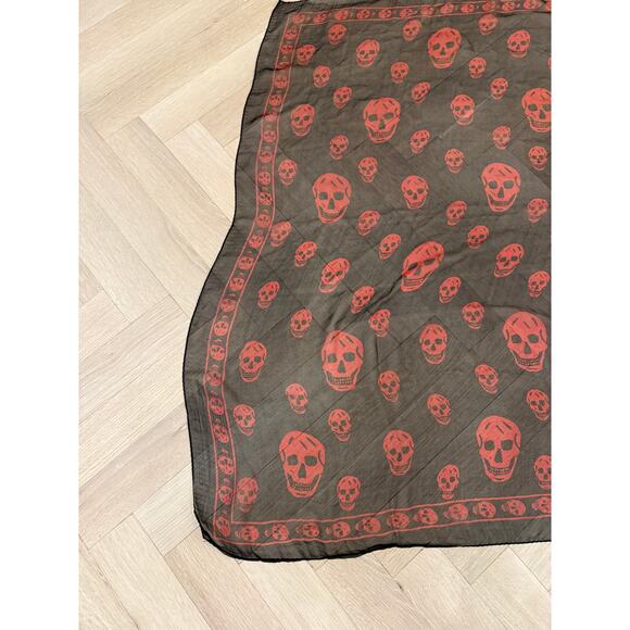 Authentic Alexander Mcqueen Classic Skull Silk Foulard Black/Red - Picture 3 of 11